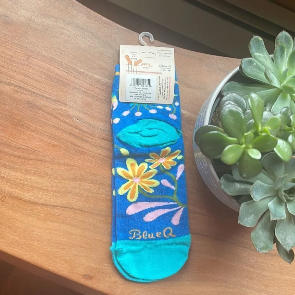 NWT Blue Q “Don’t Push Me” ankle socks